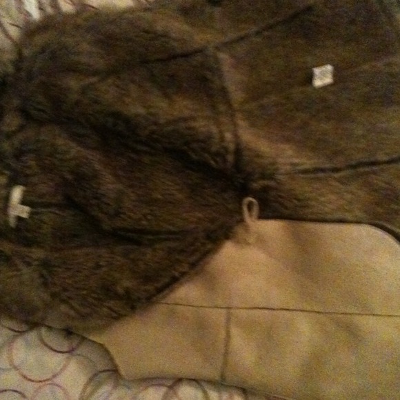 Faux Fur Reversible Vest - Picture 3 of 4