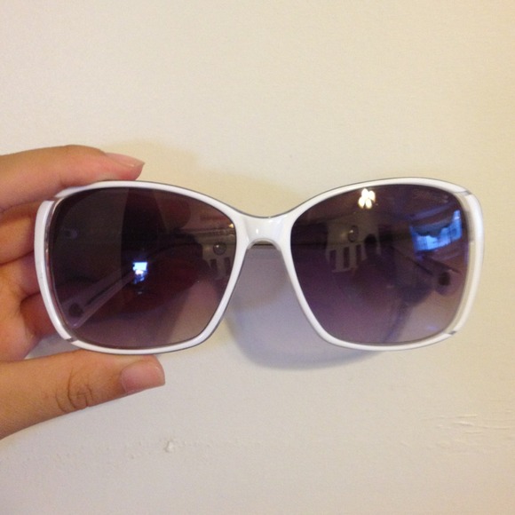 Coach Accessories - ❌❌SOLD❌❌White COACH sunglasses