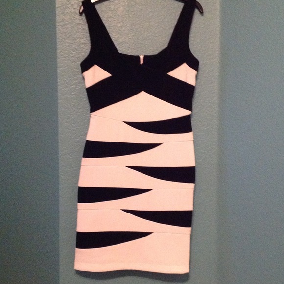 AB Studio Dresses & Skirts - 🔲🔳🔲🔳Stretch Bodycon Dress
