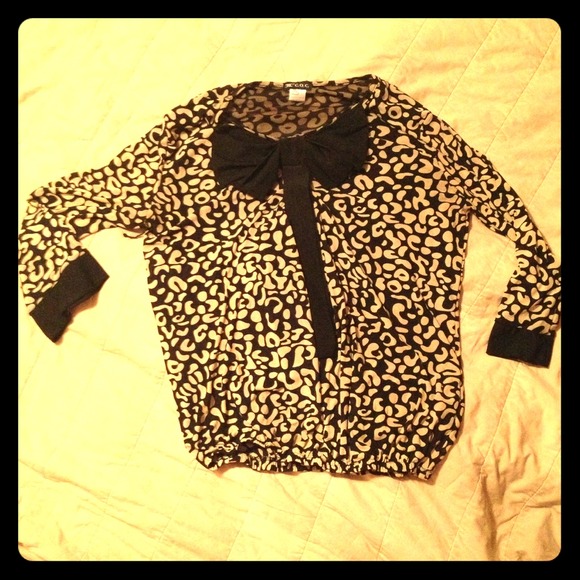 Retro-Style 3/4 Sleeve Top