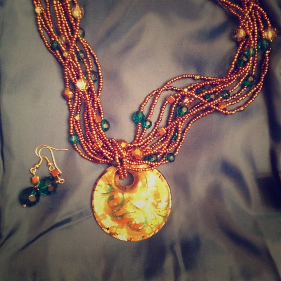 Beaded Fashion Necklace And earring set.