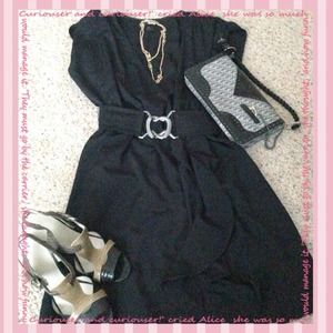 🌻price drop🌻 H&M black dress with belt