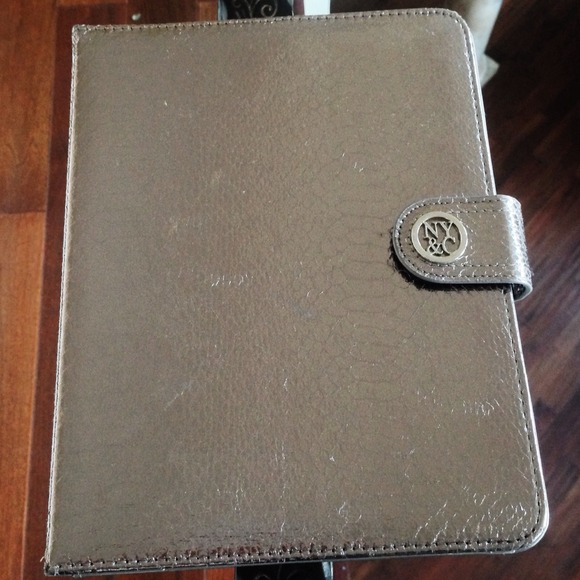 💥BUNDLED💥NY&C chrome iPad 2 Case