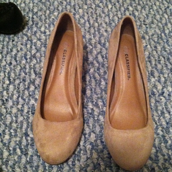 Nude color wedges!