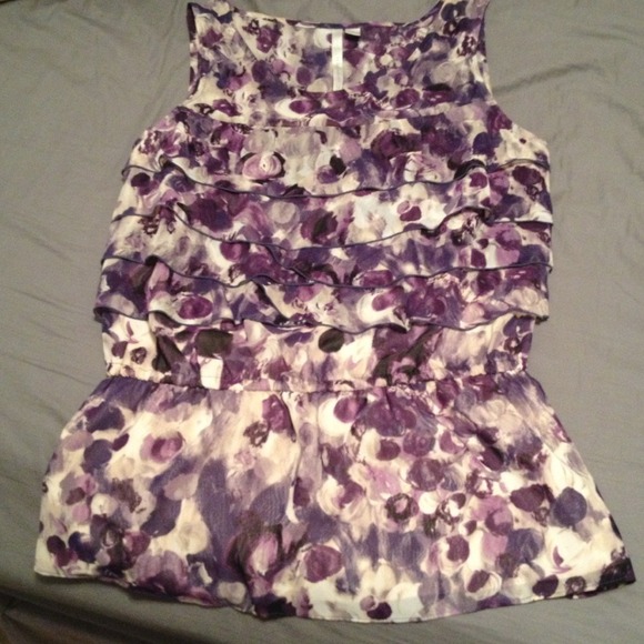 Lauren Conrad Flowy Top - Picture 1 of 2