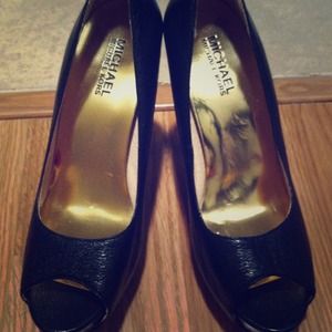 Michael Kors open toe heel. Size 7 1/2.