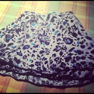 Short high waisted flowy shirt