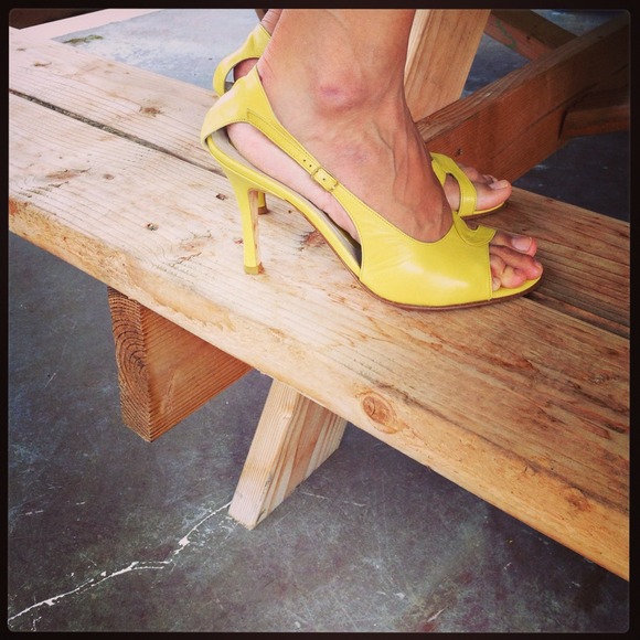 ⚡Flash sale⚡$60 Yellow heels from flaviOlivera - Picture 3 of 4