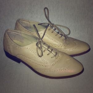 TRADE for @madelev Beige oxfords
