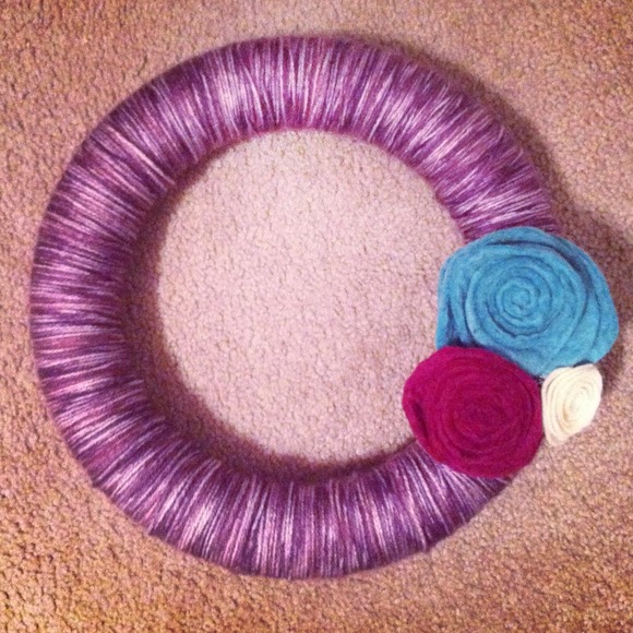 Customized yarn wreathes!