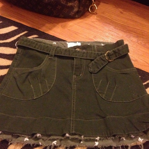 🌴Army green mini by Selena Gomez NWOT🌴