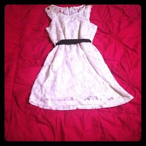 ✨Lacey cream colored dress✨