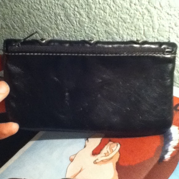Black Studded Magnetic Clasping Wallet - Picture 3 of 3
