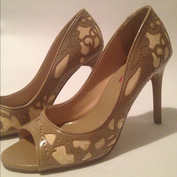 Nice Tall Tan 4" Heels