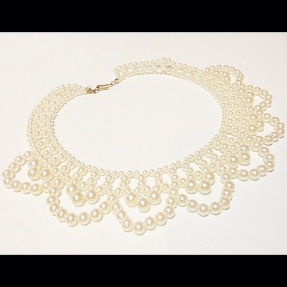 Jewelry - Vintage Costume Jewlery Pearl Peter Pan Necklace
