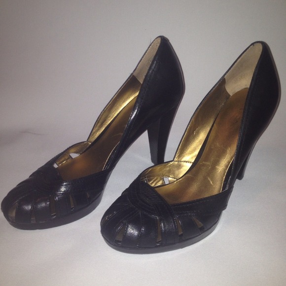 Guess Platform Day to Night Heel - Picture 3 of 3