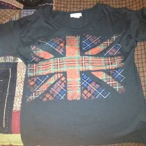 Black tee with British flag design 🇬🇧