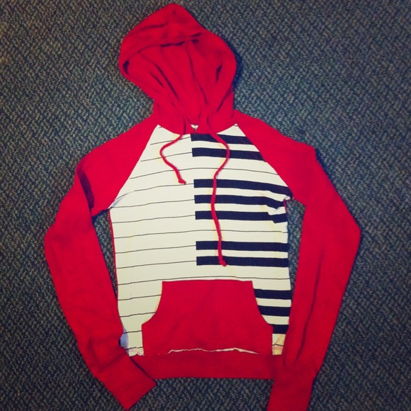 **RESERVED** Piano hoodie!!