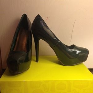 Forrest Green Charlotte Russe Pumps
