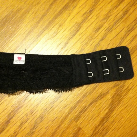 X SOLD X VICTORIA'S SECRET & Black Lace Pushup - Picture 3 of 4