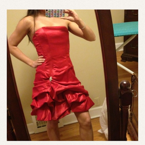 Prom/special occasion dress, never worn. - Picture 1 of 3