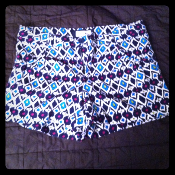 💌Pattern shorts ♥️sold♥️ - Picture 1 of 2