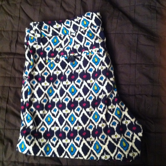 💌Pattern shorts ♥️sold♥️ - Picture 2 of 2