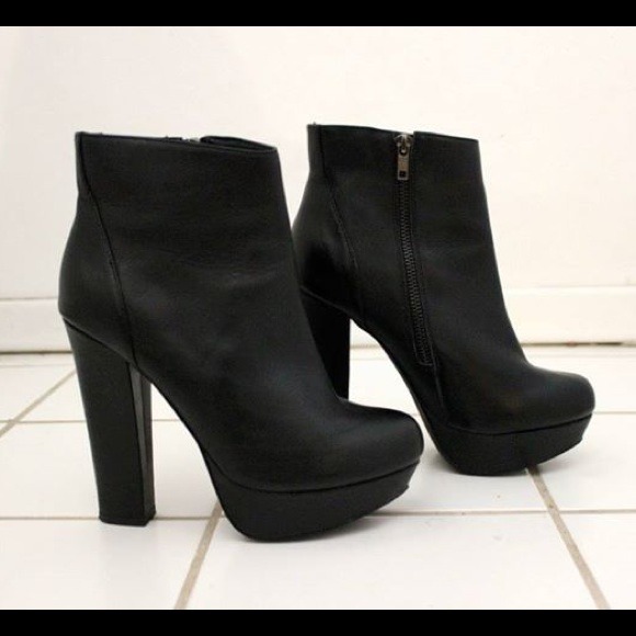 Steve Madden Leather Booties