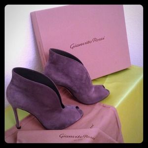 Gianvito Rossi stiletto, deep-plunge front booties