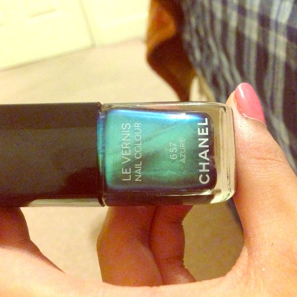Chanel azure nail lacquer