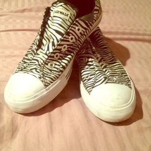 Size 11 Zebra print Airwalk canvas lowtops
