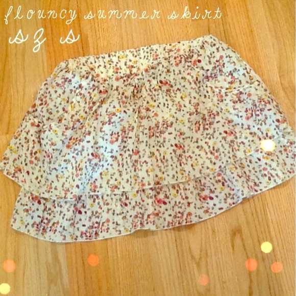 Two-Tiered Floral Mini Skirt w/Pockets
