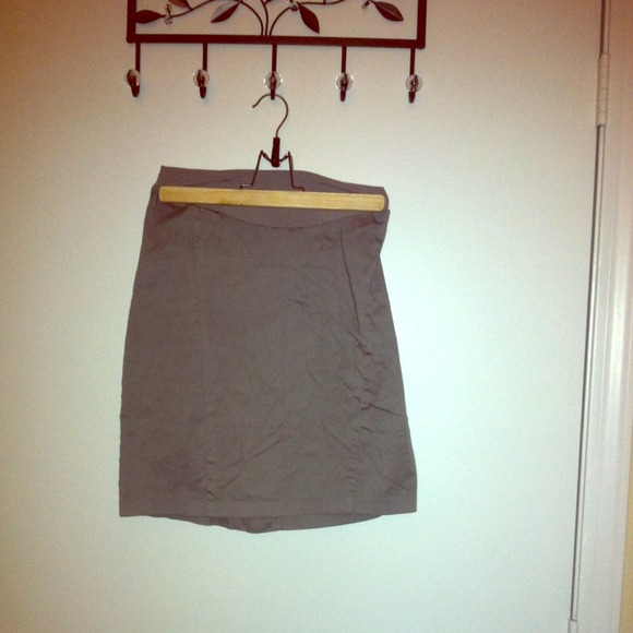 🚫BUNDLED🚫Maternity pencil skirt - Picture 1 of 1