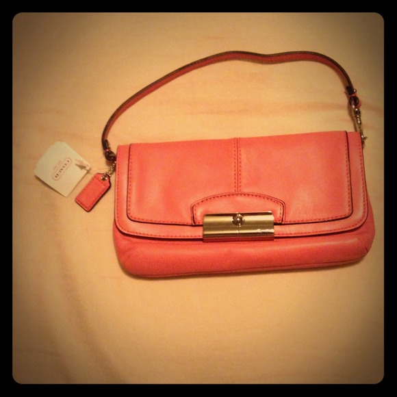 New Coach clutch 👝