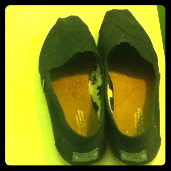 Navy Blue Toms
