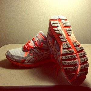 ASIC'S Gel-Neo33 Running Shoes size 7