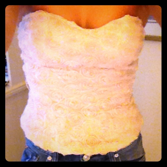 📌ON HOLD 📌 Creme lace bustier - Picture 1 of 3
