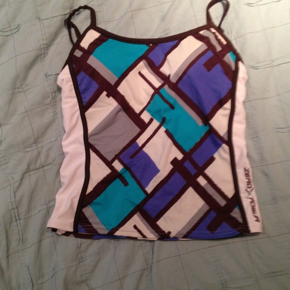 Sporty swim suit, lightly used - Picture 2 of 3