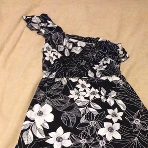 Beautiful one shoulder dress🐝🐝🐝TRADED🐝🐝🐝