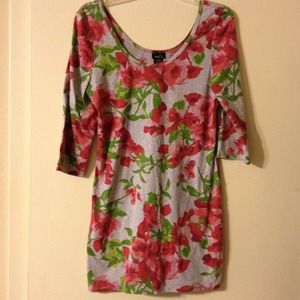 Bundle @lisamaelisamae Floral dress/Moon earrings.