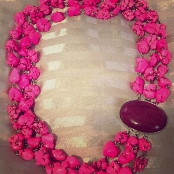 SOLD Hot pink stone necklace - Picture 1 of 4