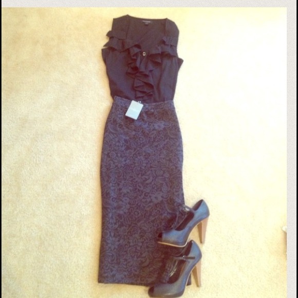 SOLD🚨🚨Charcoal Anthropologoie Pencil Skirt