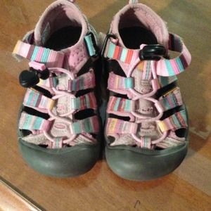 Toddler sized 10 Keen rainbow waterproof shoes.