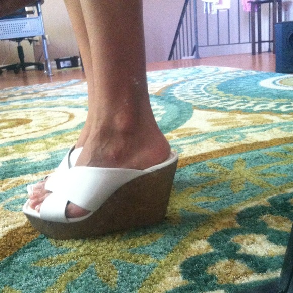 NWT Jessica Simpson wedges