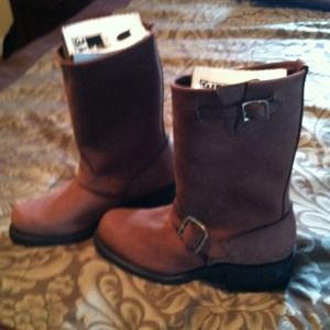 NWT Frye short brown leather engineer boots