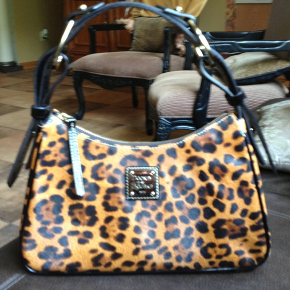 Dooney & Bourke brown tmoro bag!