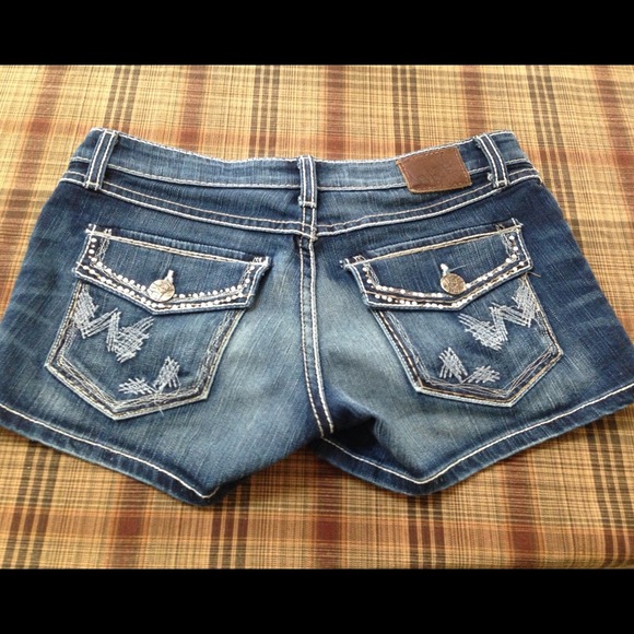 BKE Stella Shorts! In New Condition!