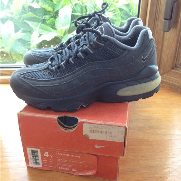 RARE Nike AirMax 95s with box Charcoal size 4Y