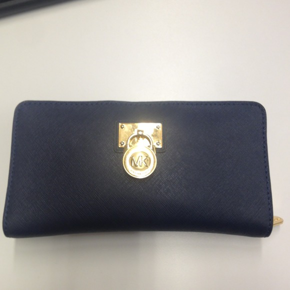 ON HOLD!!!! MK Large Hamilton Continental Wallet