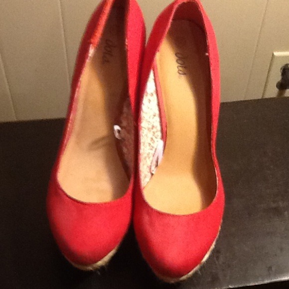 Red espadrille wedges